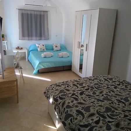 Casa Bianco E Blu * Chalki Town