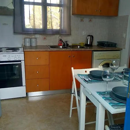 Casa Bianco E Blu Χάλκη