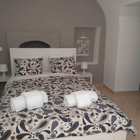 Casa Bianco E Blu بيت للعطل *